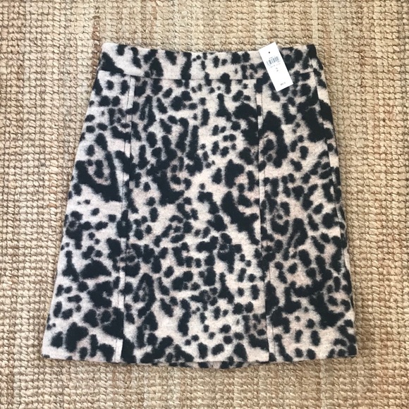 Ann Taylor Dresses & Skirts - 👛 Ann Taylor skirt